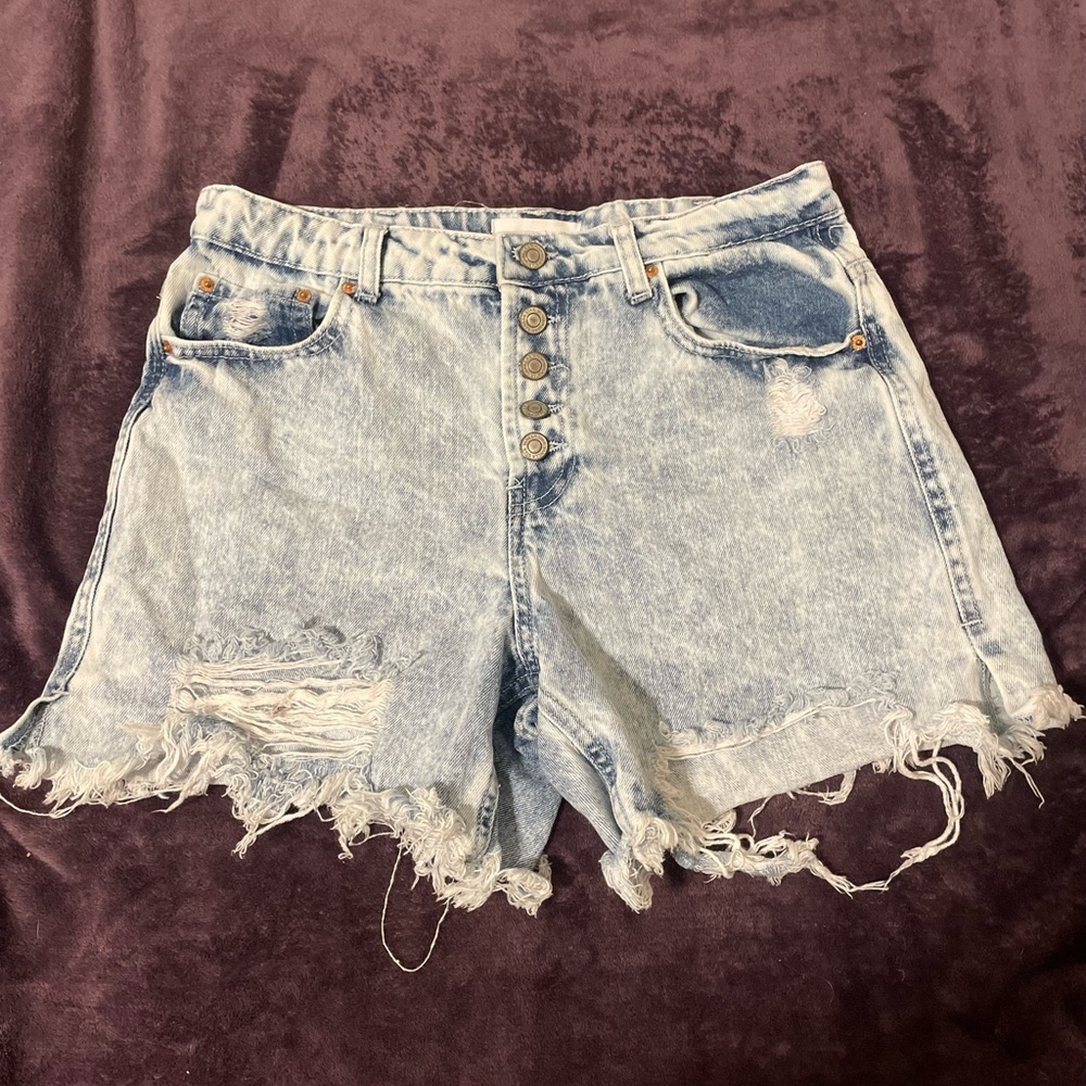 High waisted jean shorts.